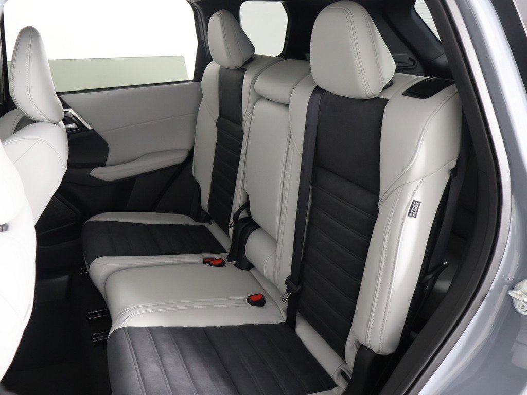 New 2026 Mitsubishi Outlander SE image 34