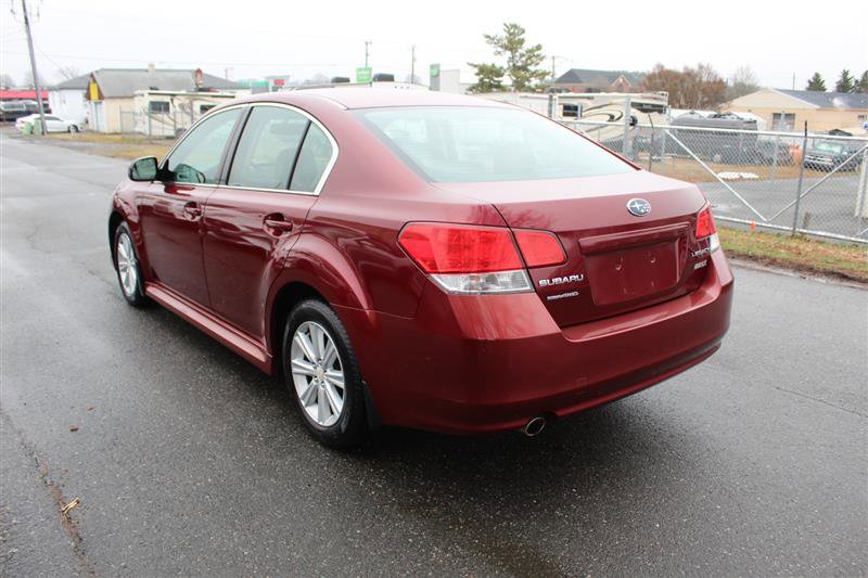 Used 2010 Subaru Legacy 2.5i Premium AWD/4WD image 6