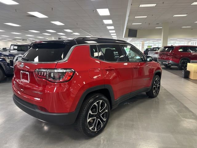 Used 2023 Jeep Compass Limited AWD/4WD image 7