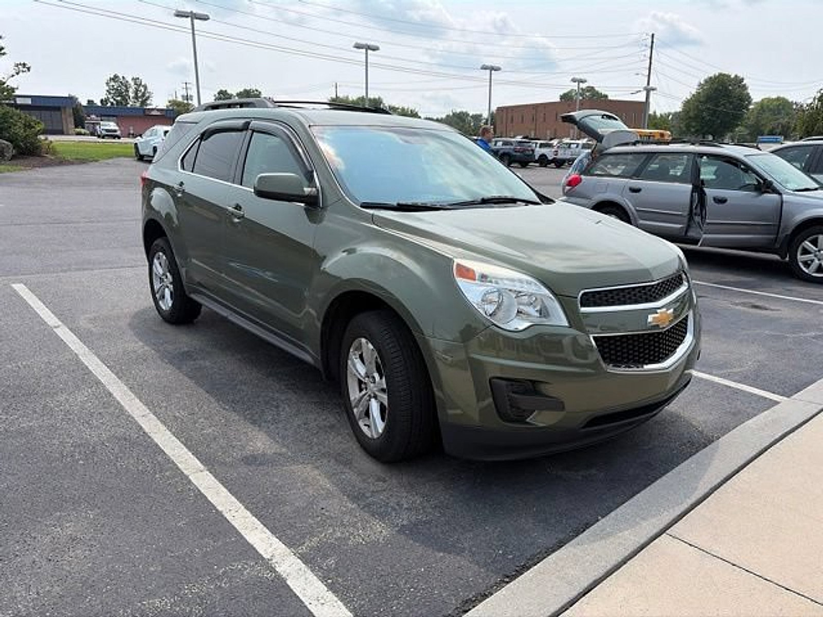Used 2015 Chevrolet Equinox LT w/ Driver Convenience Package AWD/4WD image 3