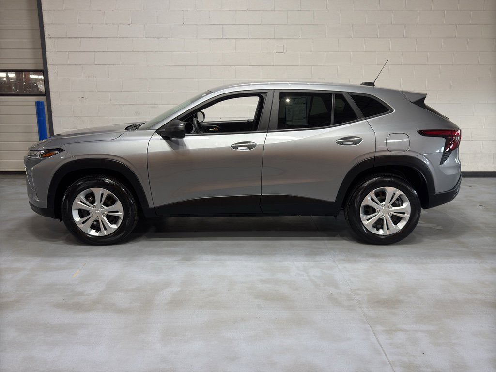 Used 2024 Chevrolet Trax LS w/ Driver Confidence Package image 2