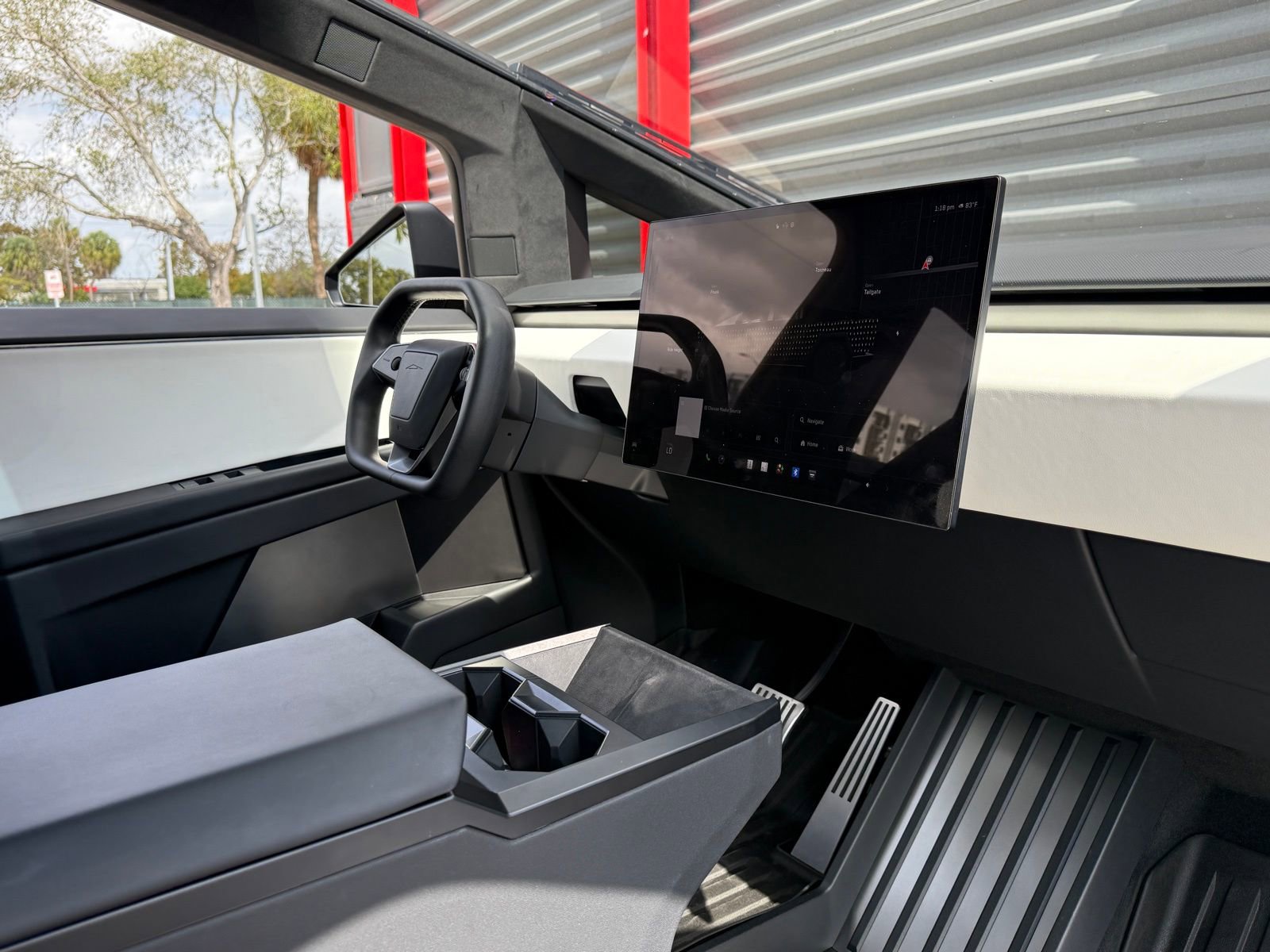 Used 2024 Tesla Cybertruck AWD Crew Cab image 21