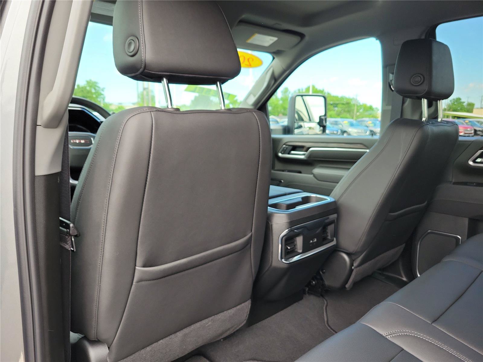 Used 2026 GMC Sierra 2500 SLT w/ SLT Convenience Package AWD/4WD image 13