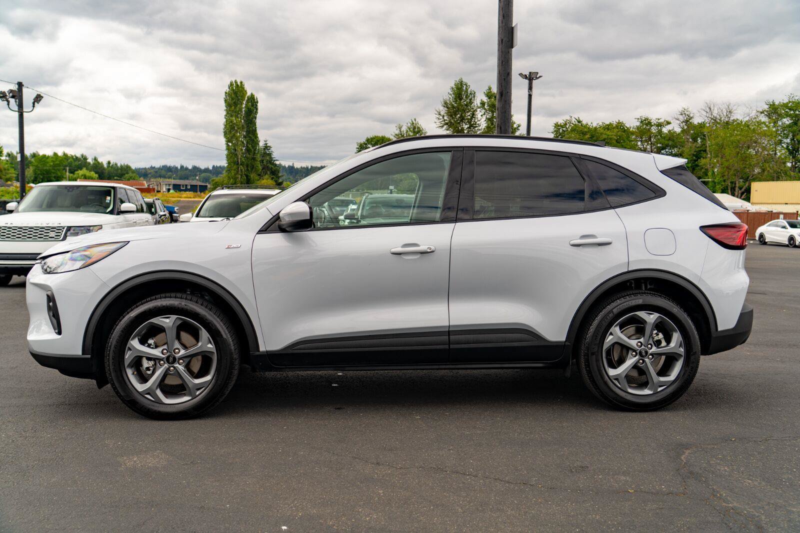 Used 2025 Ford Escape ST-Line Select AWD/4WD image 14