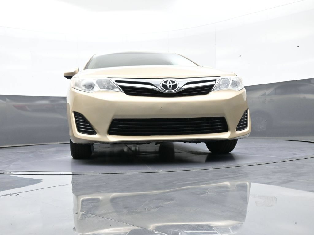 Used 2012 Toyota Camry LE FWD image 25