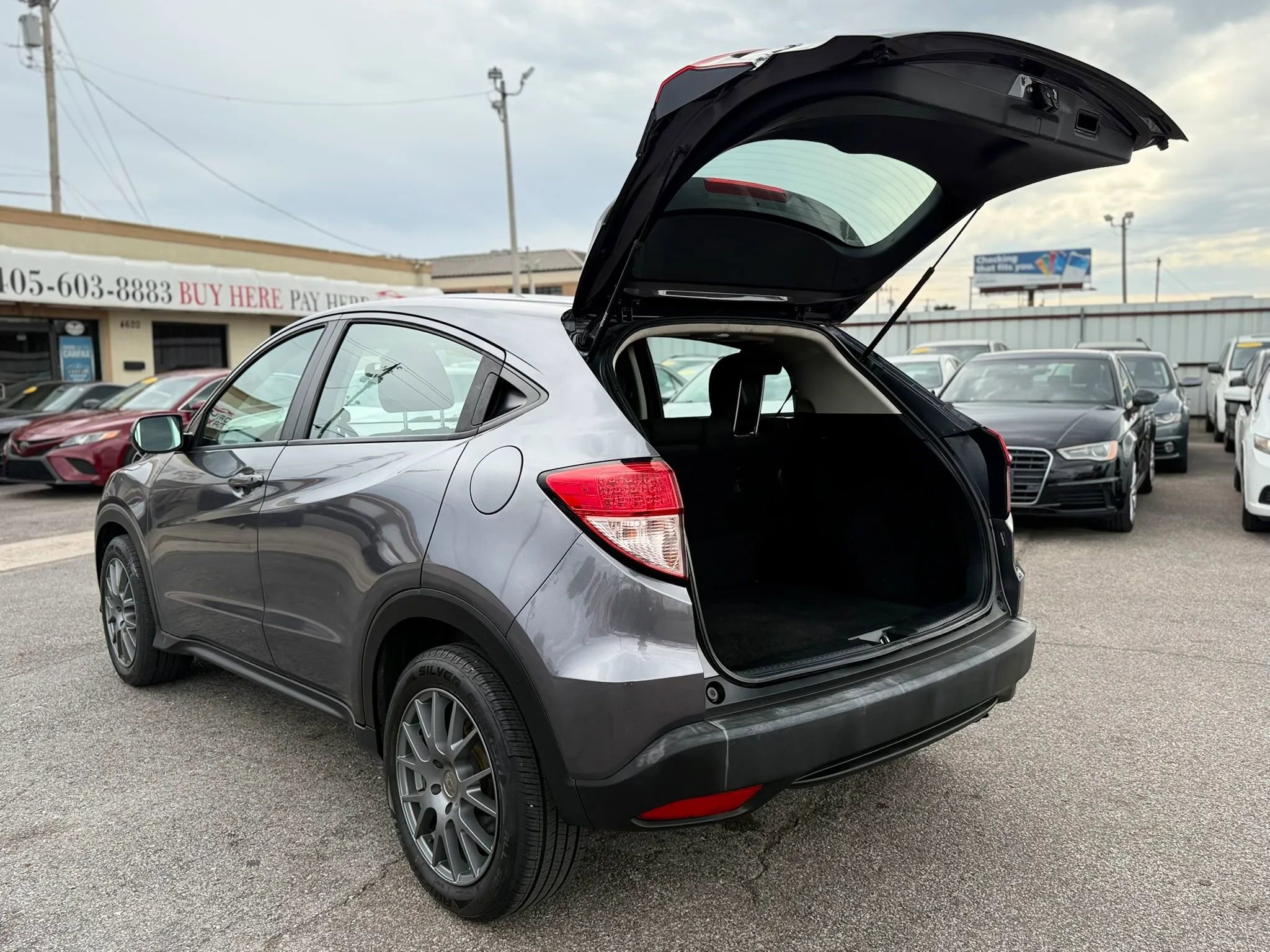 Used 2016 Honda HR-V LX image 33