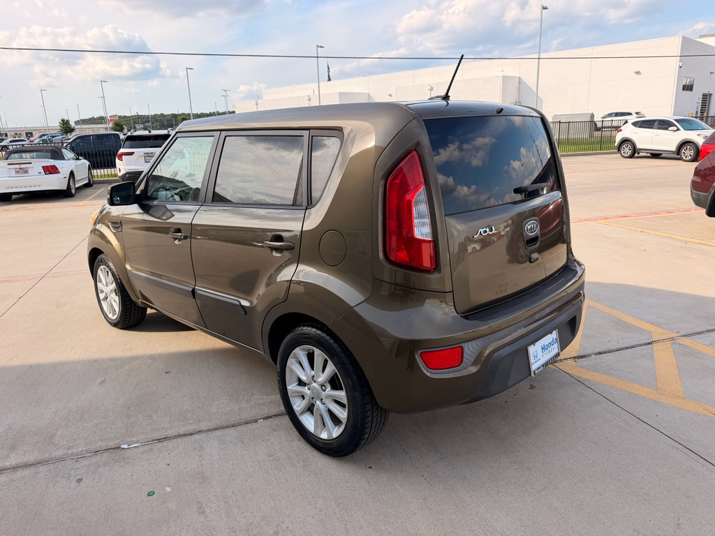 Used 2012 Kia Soul + w/ Audio Pkg FWD image 4
