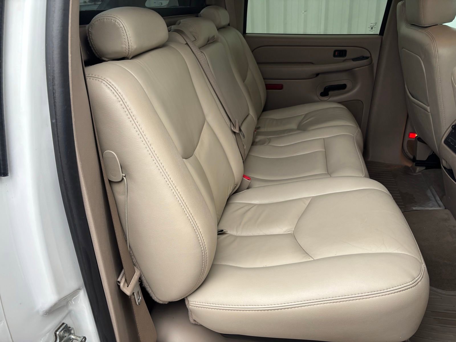 Used 2005 Chevrolet Avalanche Z71 w/ Preferred Equipment Group image 32