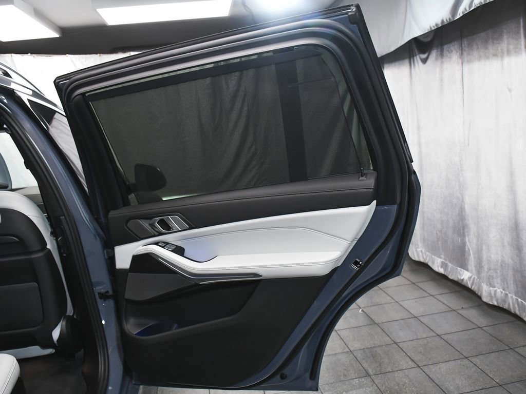 Used 2023 BMW X7 xDrive40i w/ Executive Package image 13