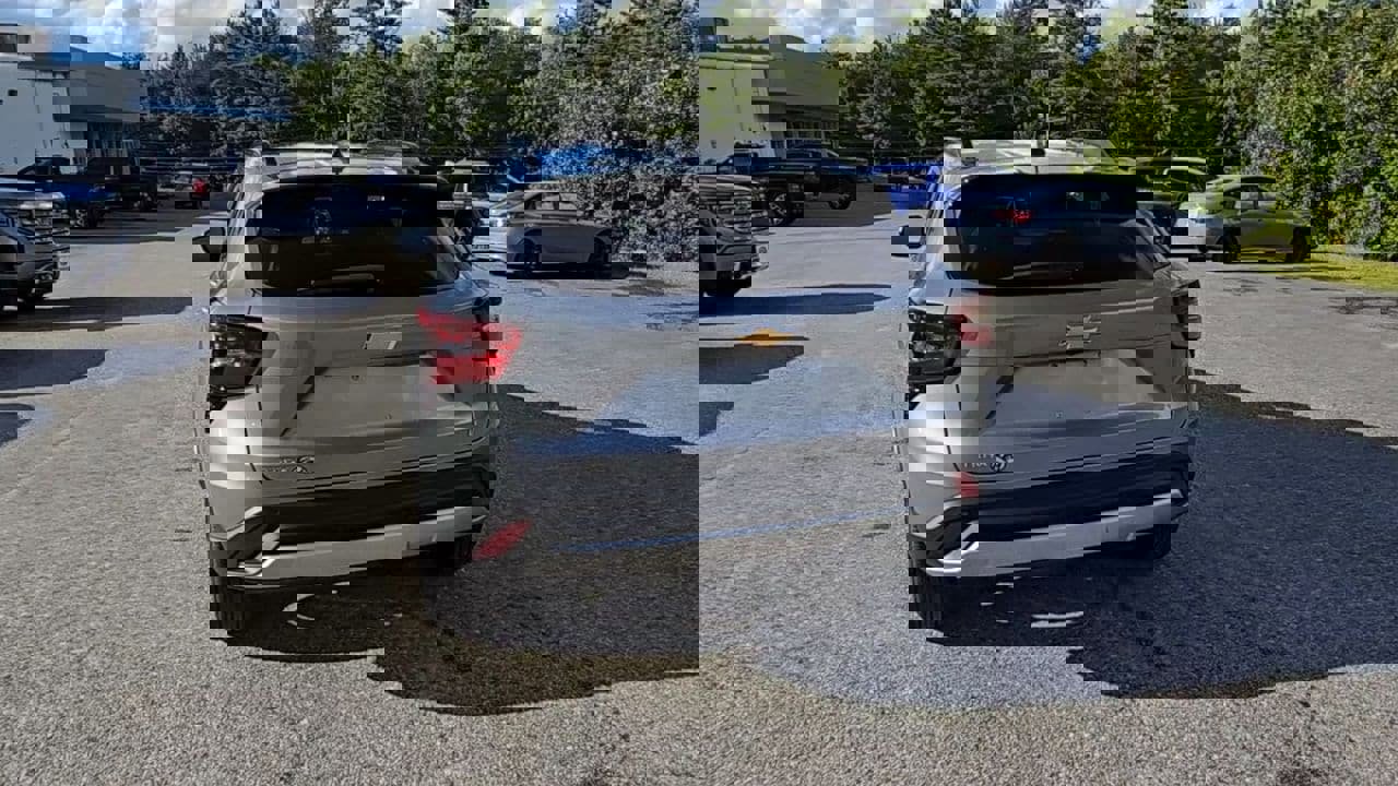 New 2025 Chevrolet Trax LT w/ Driver Confidence Package image 43