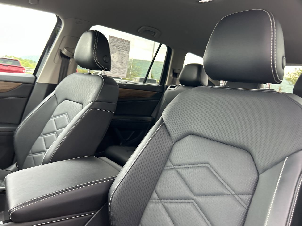 Used 2025 Volkswagen Atlas SE AWD/4WD image 22