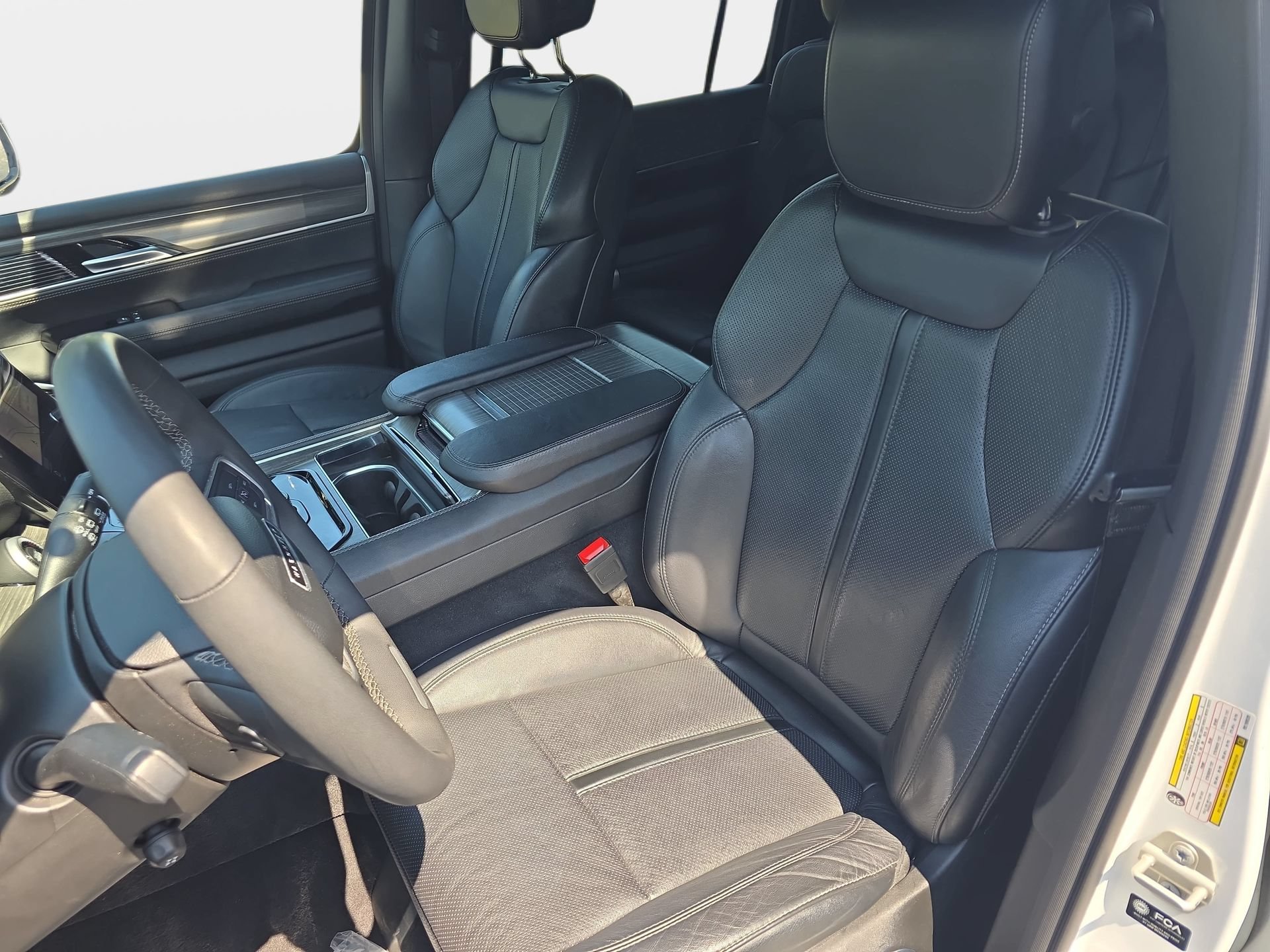 Used 2024 Jeep Wagoneer Series II w/ Flexible Seating Group RWD image 14