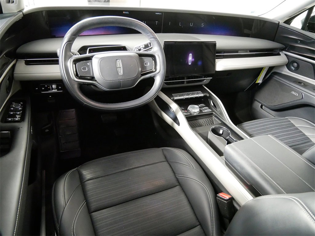 Certified 2024 Lincoln Nautilus Reserve w/ Equipment Group 202A image 4