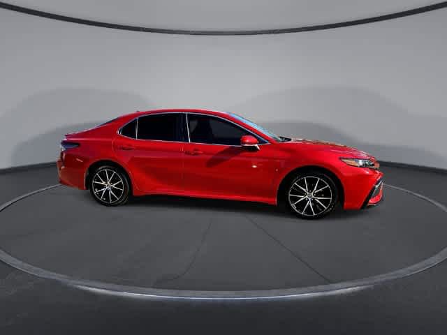 Used 2022 Toyota Camry SE FWD image 9