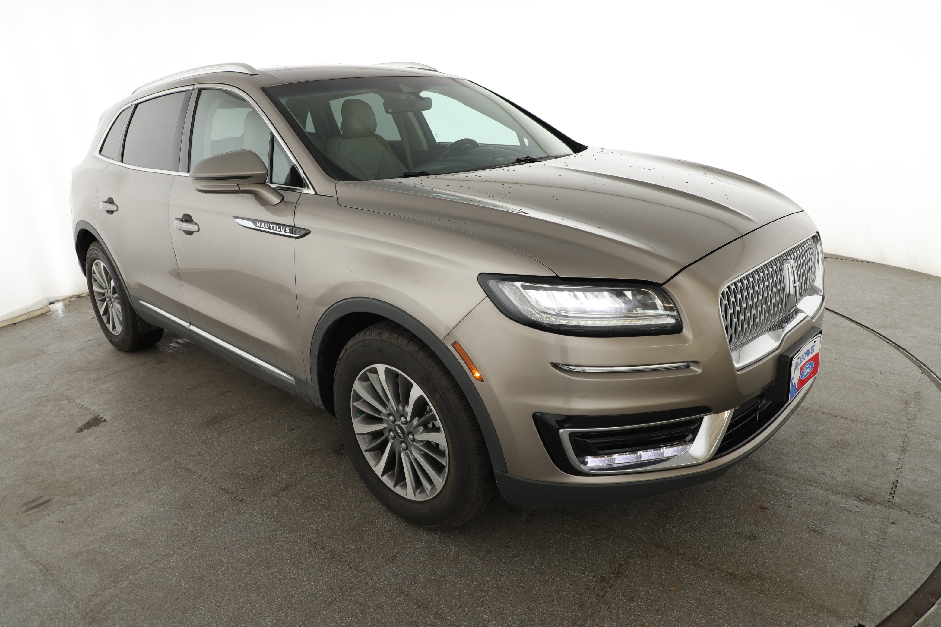 Used 2019 Lincoln Nautilus Select w/ Cargo Utility Package FWD image 3