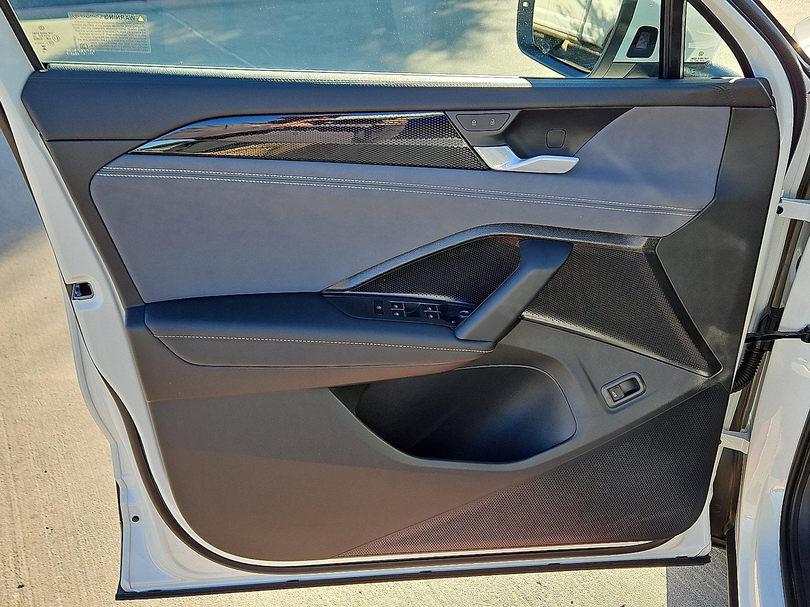 New 2026 Volkswagen Tiguan SE image 14