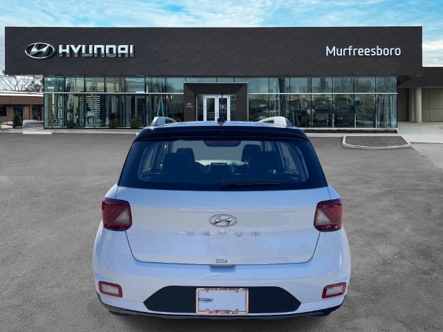 Certified 2025 Hyundai Venue Limited FWD image 4