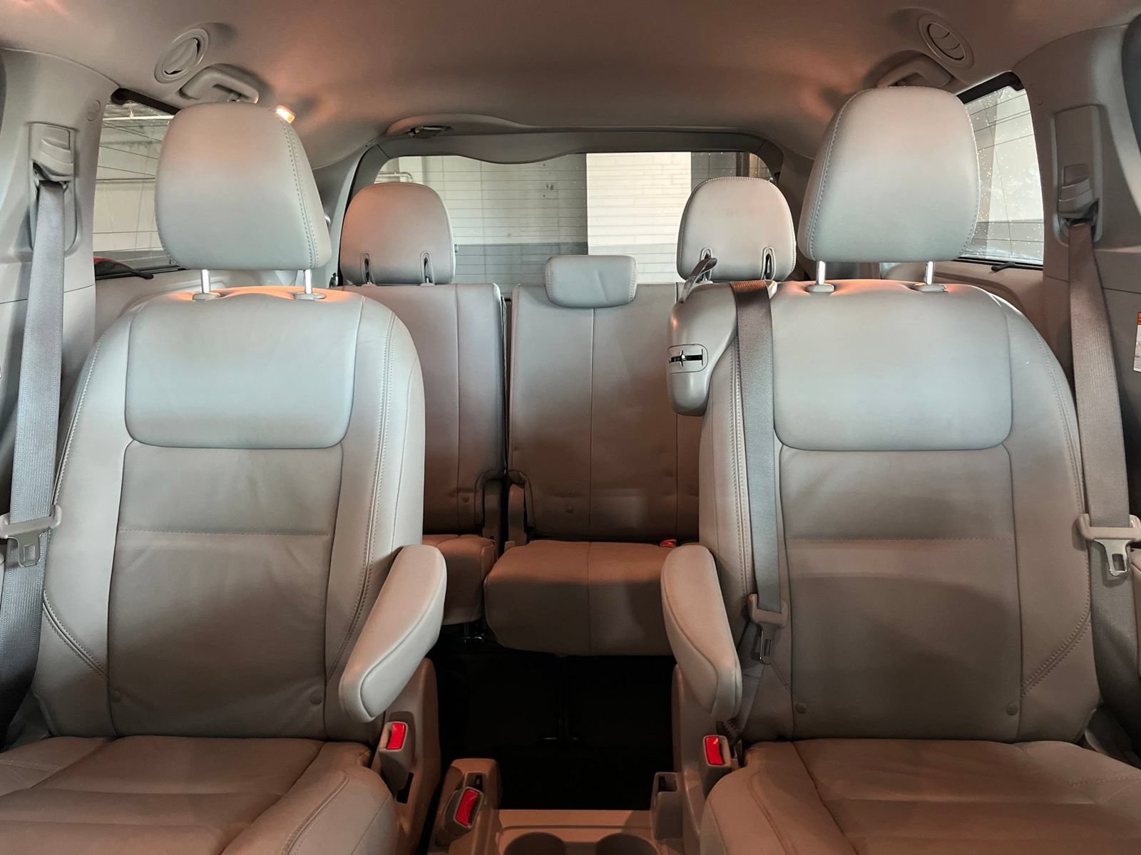 Used 2019 Toyota Sienna XLE w/ XLE Navigation Package FWD image 20