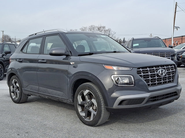 Used 2023 Hyundai Venue SEL image 1