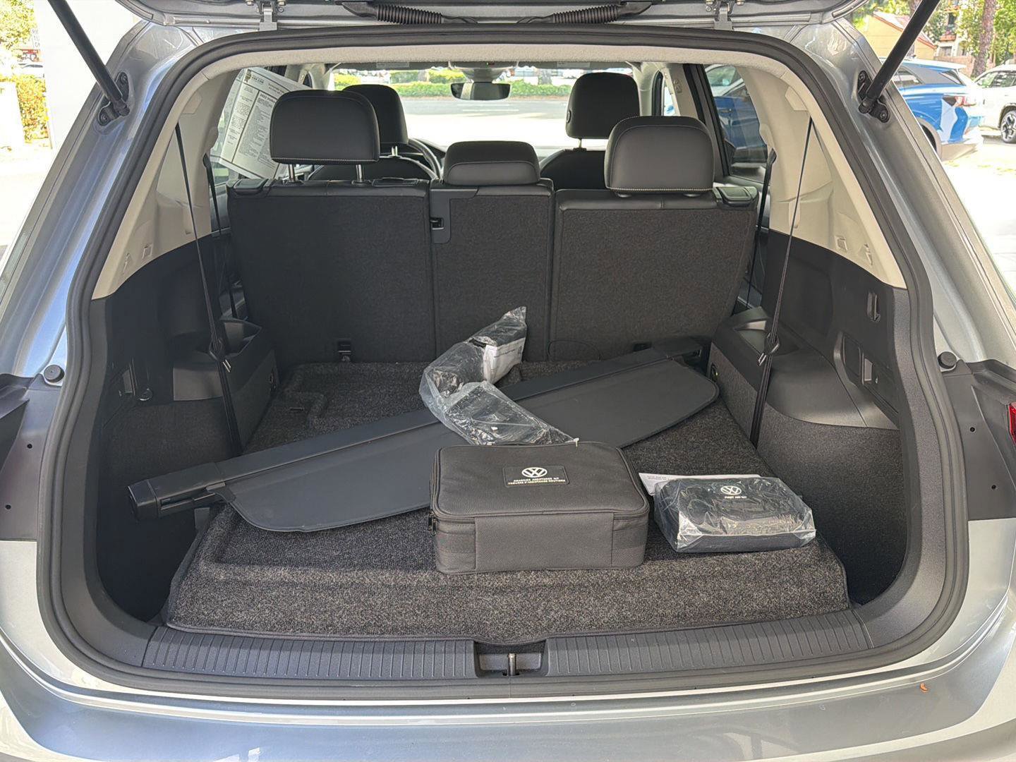 Used 2023 Volkswagen Tiguan SE image 12