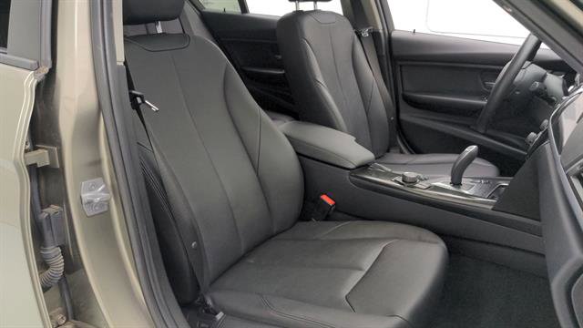 Used 2018 BMW 320i Sedan w/ Convenience Package RWD image 31