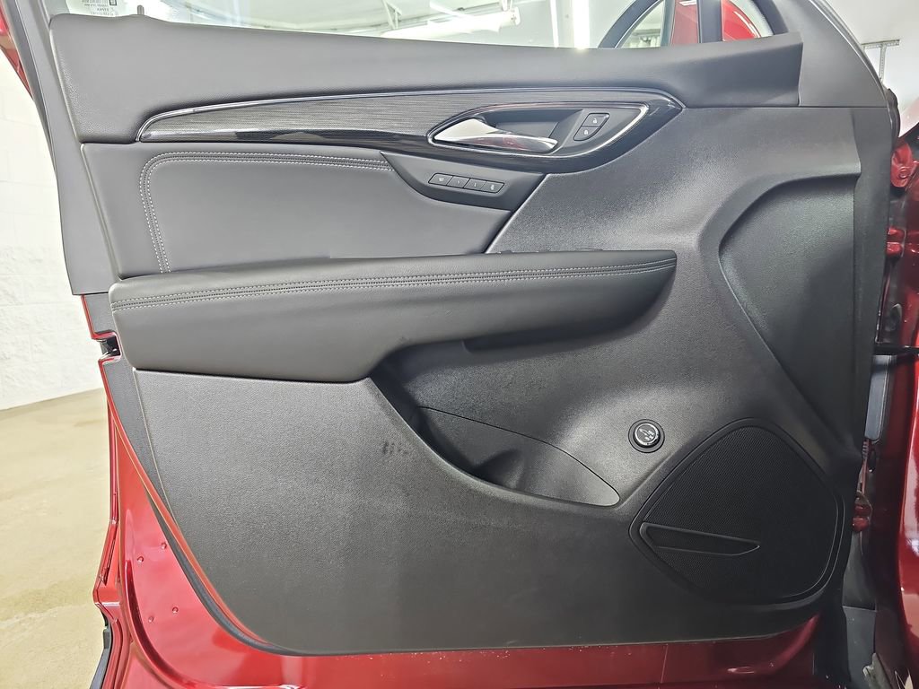 Used 2023 Buick Envision Essence image 32