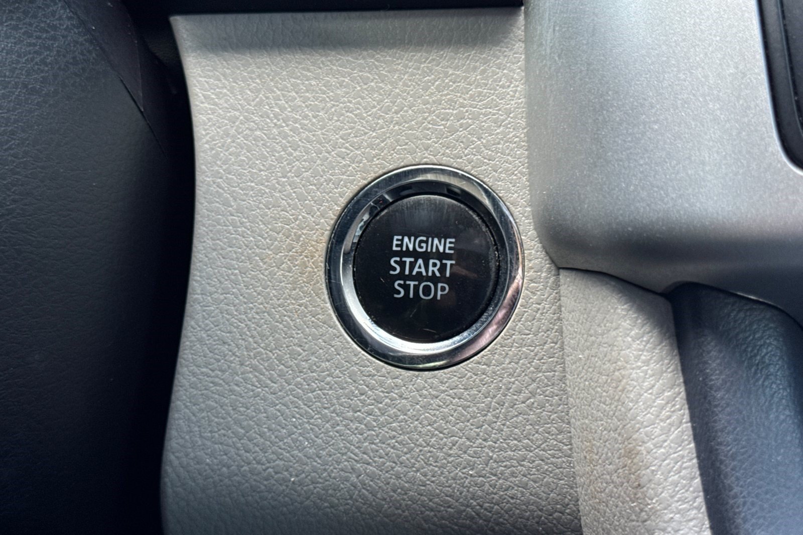 Used 2018 Toyota Highlander XLE FWD image 17