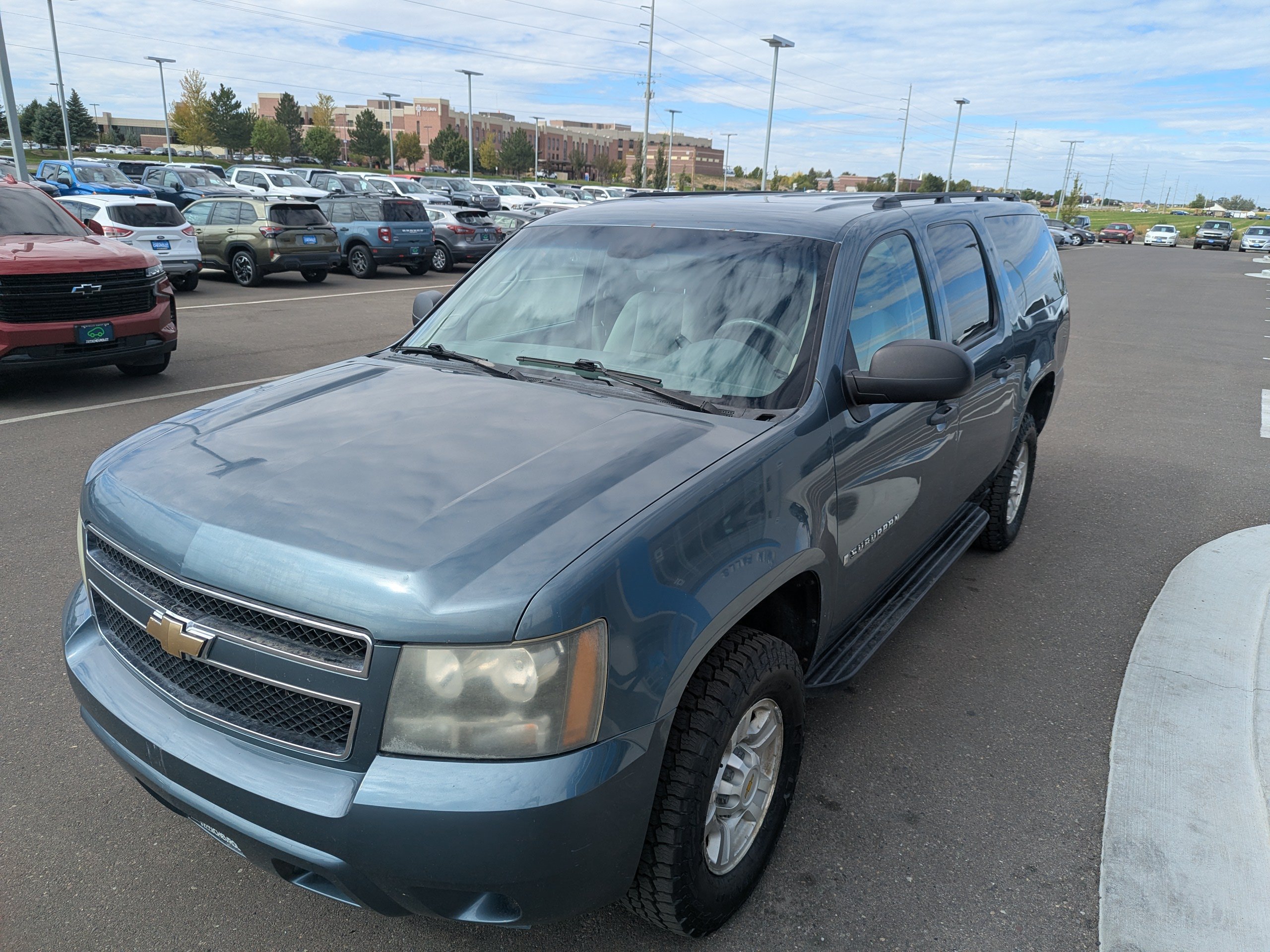 Used 2009 Chevrolet Suburban 2500 LS w/ Skid Plate Package AWD/4WD image 8