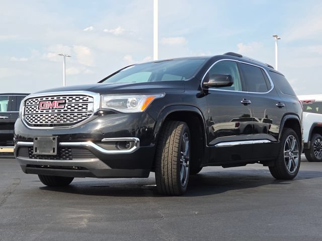 Used 2017 GMC Acadia Denali w/ Technology Package FWD image 14