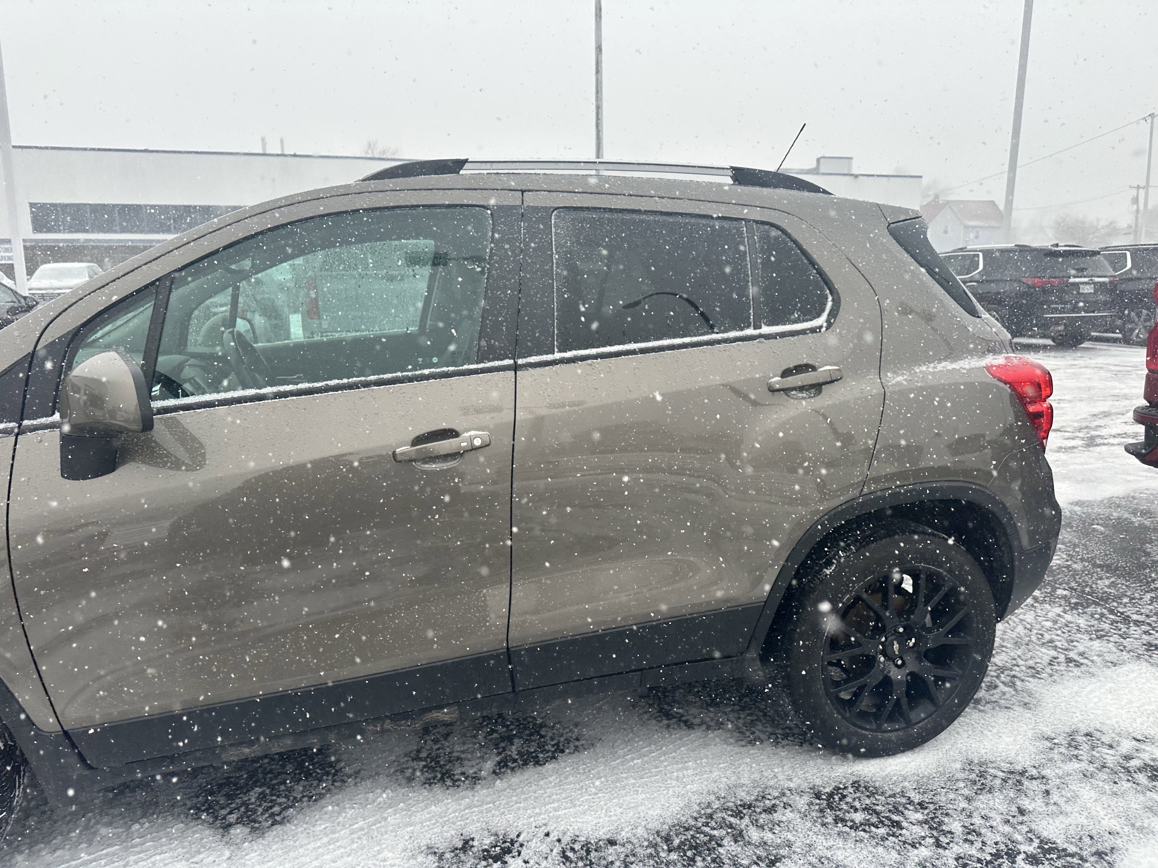 Used 2022 Chevrolet Trax LT w/ Premium Seat Package image 5