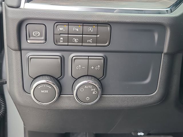 New 2026 Chevrolet Suburban LS w/ LPO, Dark Essentials Package image 25