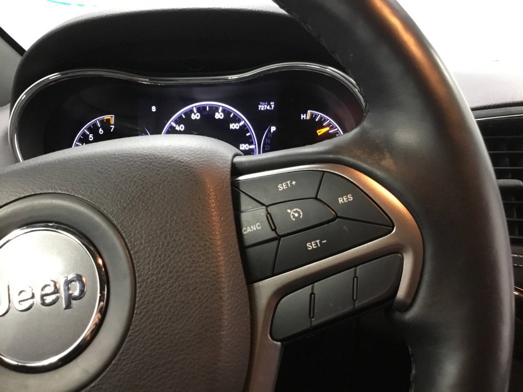 Used 2021 Jeep Grand Cherokee Laredo X AWD/4WD image 39