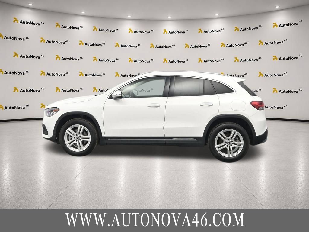 Used 2022 Mercedes-Benz GLA 250 4MATIC w/ Premium Package Lite image 3