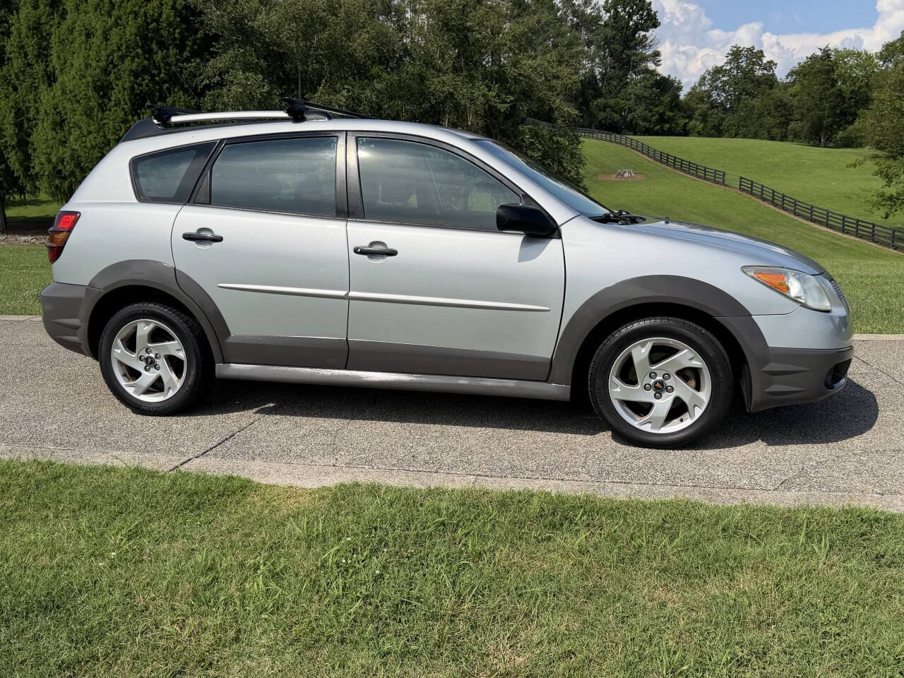 Used 2005 Pontiac Vibe w/ Power Group Value Package FWD image 15