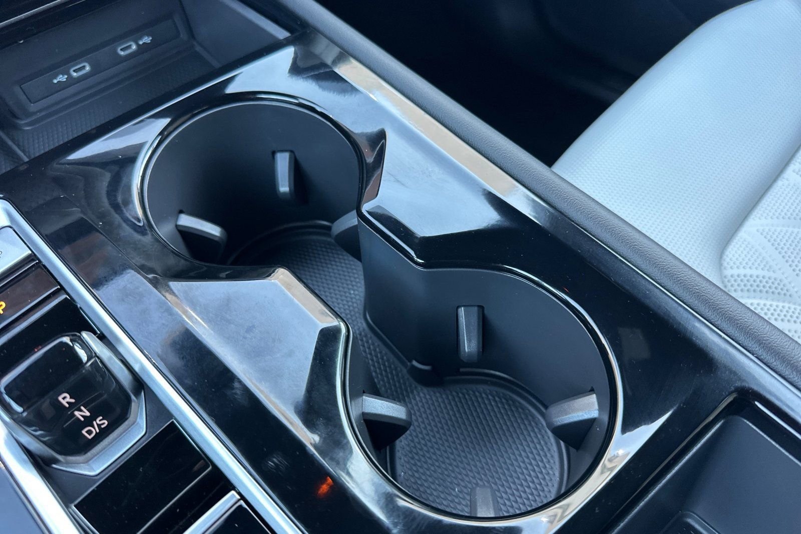 New 2026 Volkswagen Atlas Cross Sport SEL Premium R-Line image 26