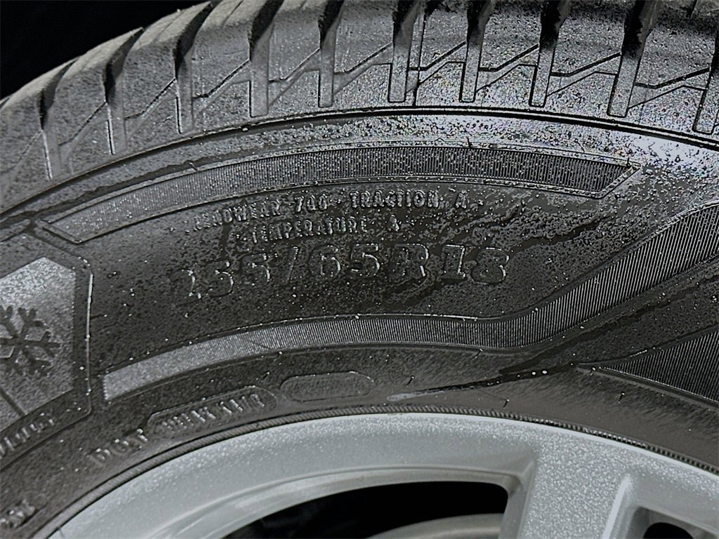 Used 2022 Ford Explorer XLT image 32