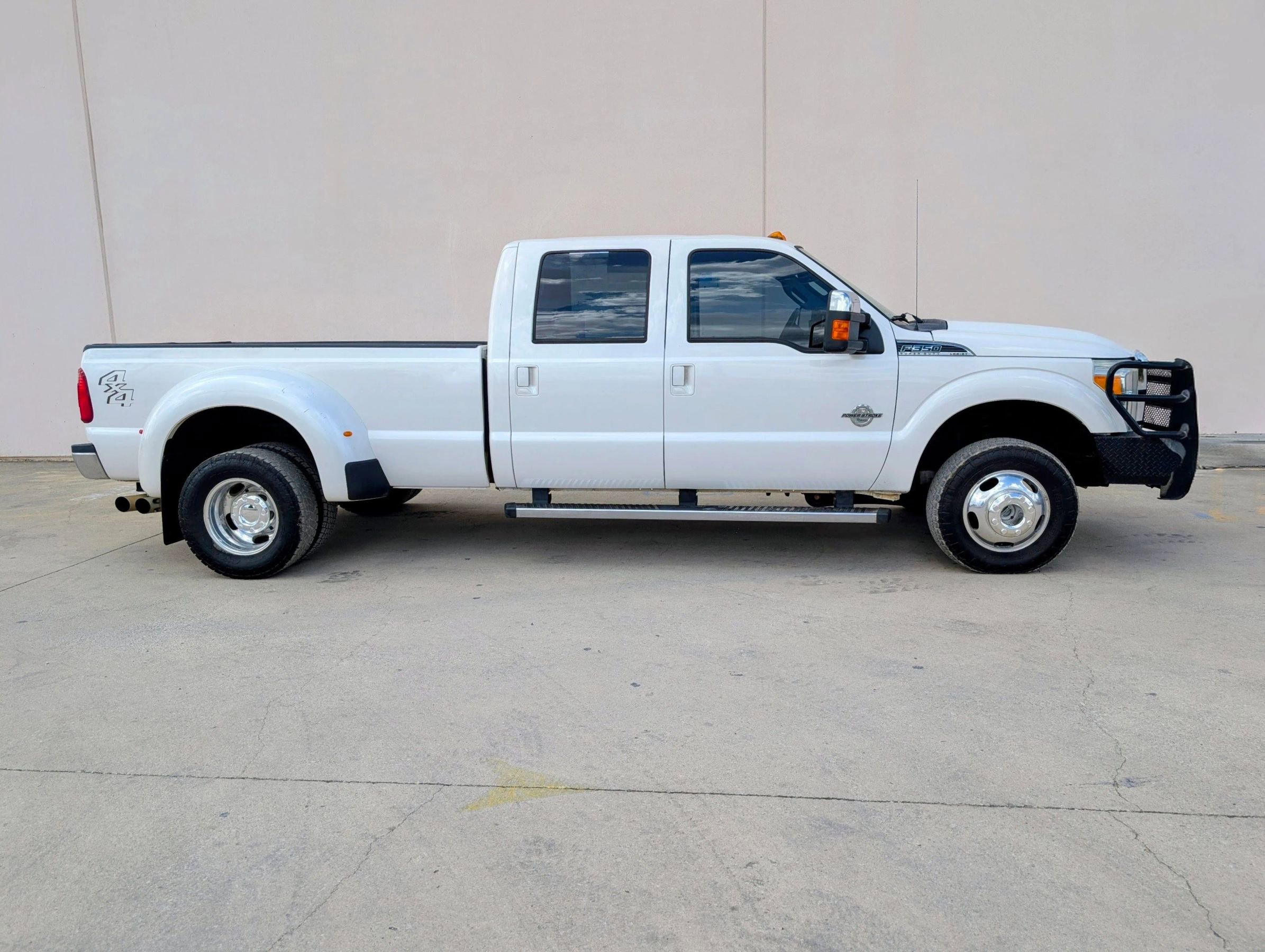Used 2016 Ford F350 Lariat w/ Chrome Package image 9