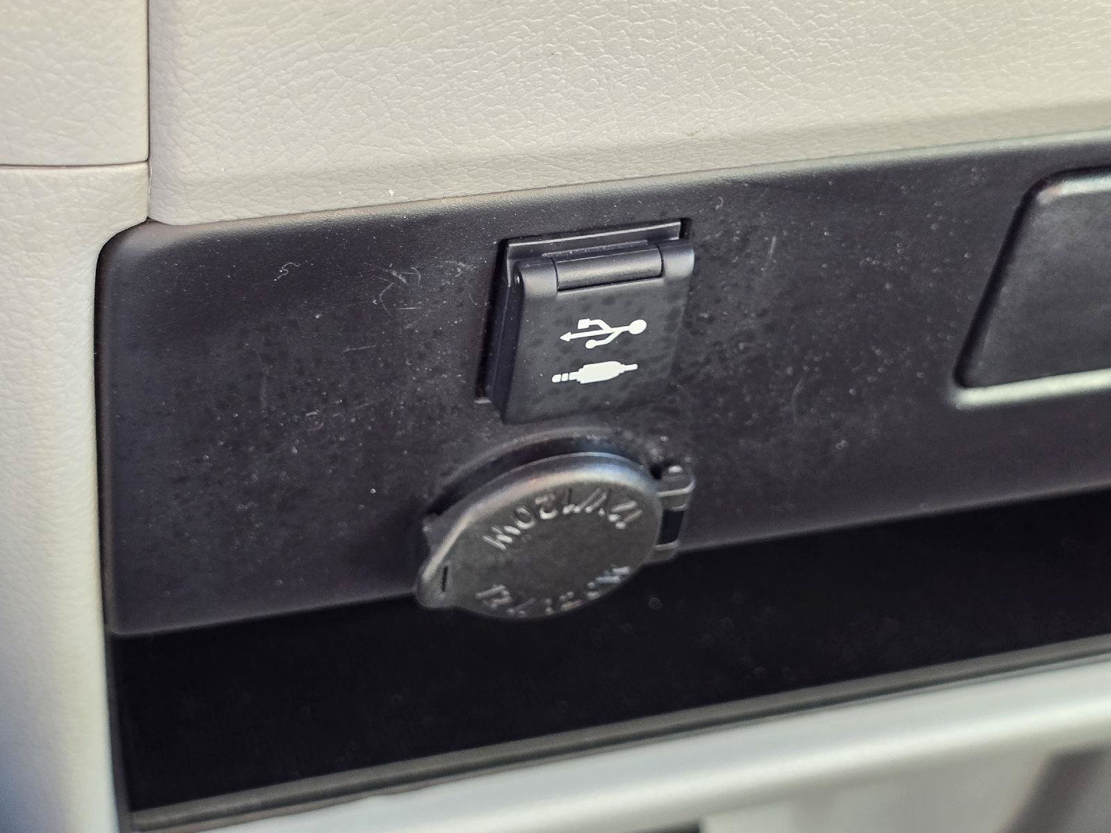 Used 2018 Toyota Sienna LE FWD image 30