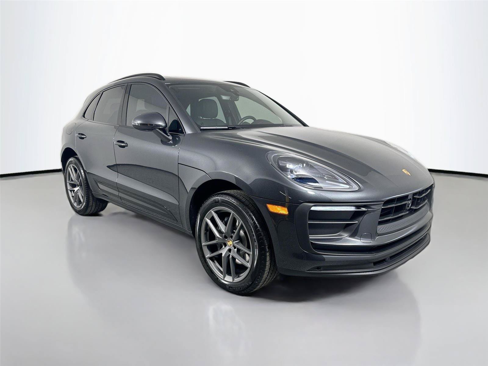 Certified 2026 Porsche Macan Turbo AWD/4WD image 9