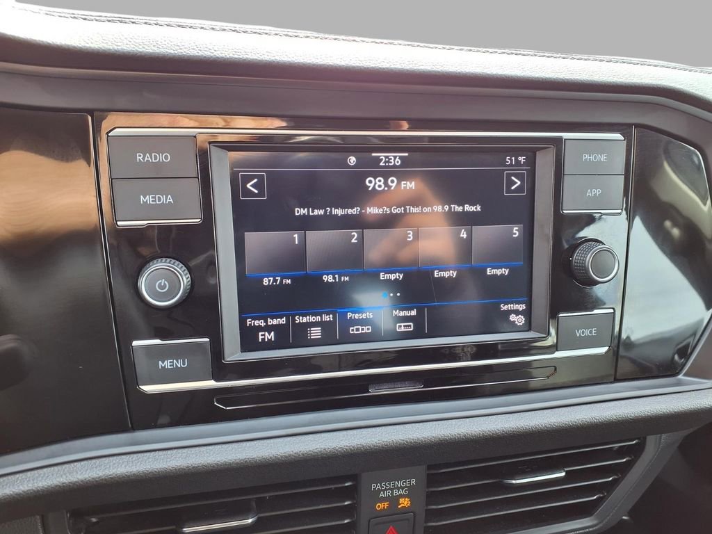 Used 2024 Volkswagen Jetta SE image 5