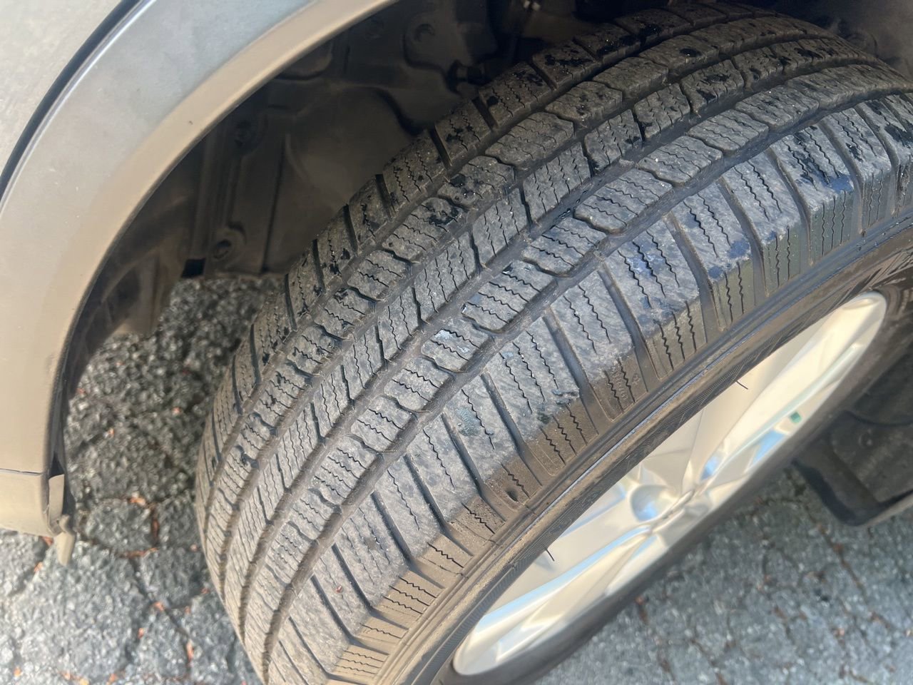 Used 2016 Nissan Rogue SV w/ SV Premium Package image 12