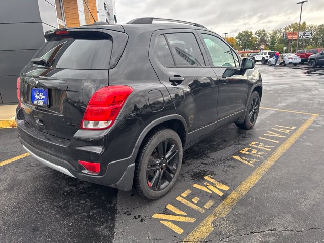 Used 2021 Chevrolet Trax LT w/ Redline Edition AWD/4WD image 6