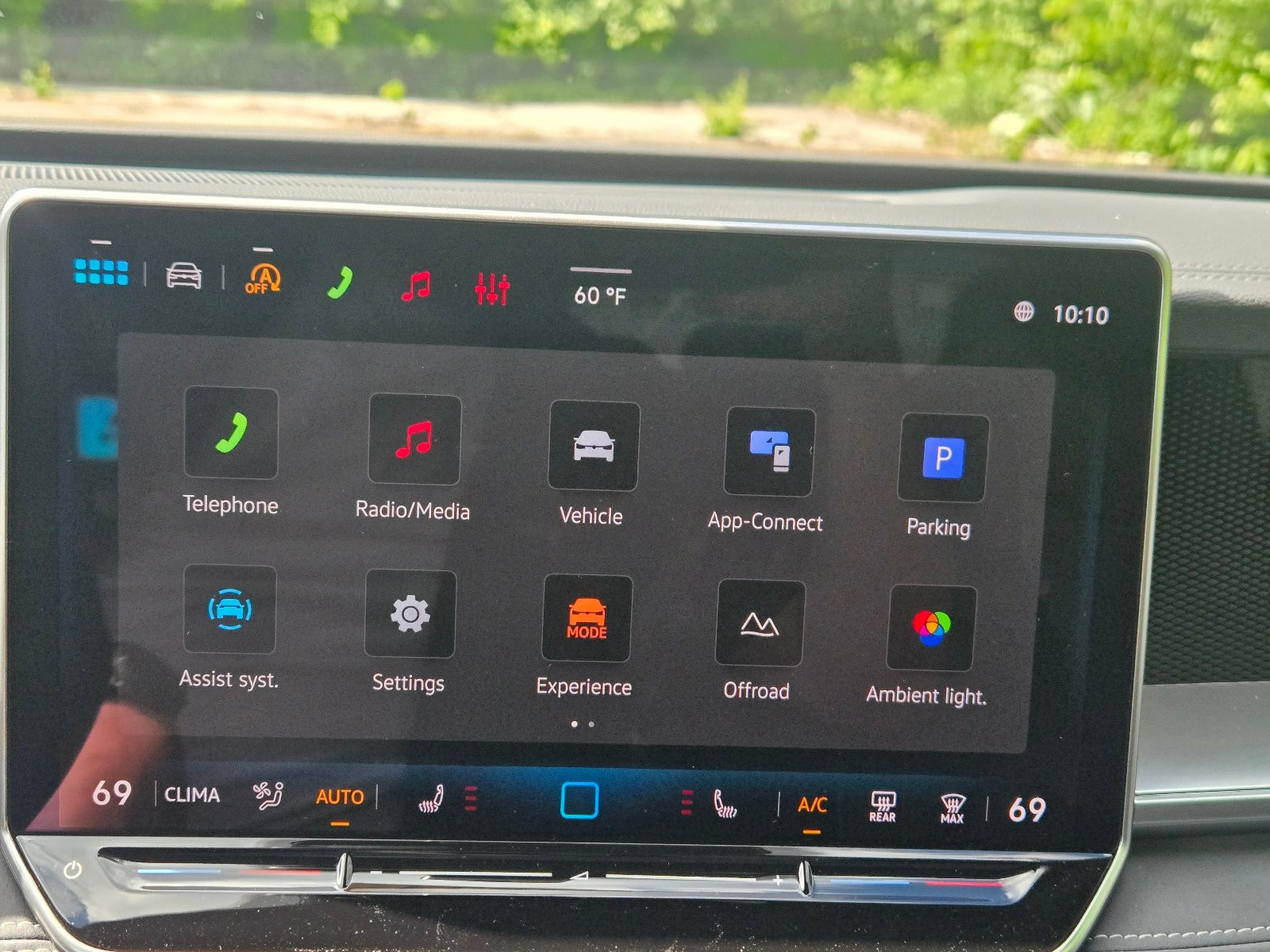 New 2026 Volkswagen Tiguan SE R-Line AWD/4WD image 22