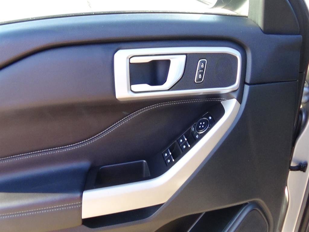 Used 2024 Ford Explorer XLT w/ Equipment Group 202A image 15