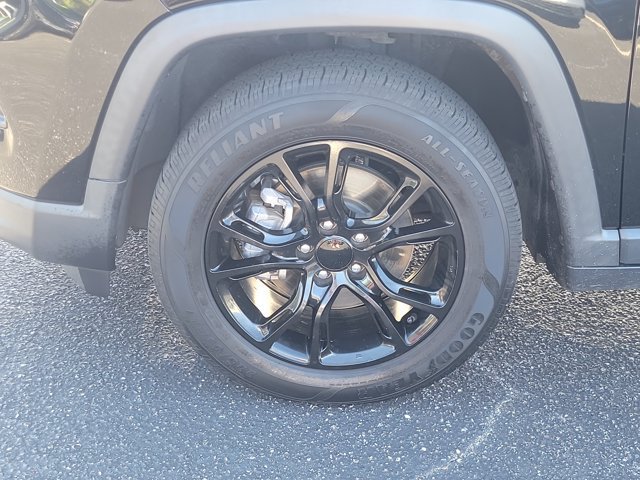 Used 2022 Jeep Compass Latitude FWD image 28