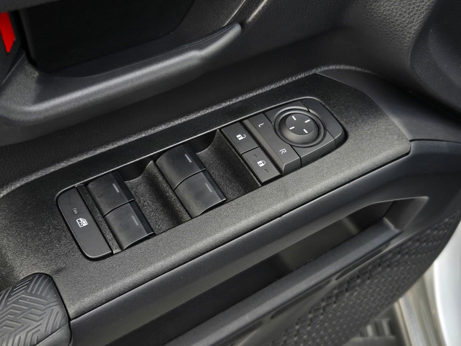 Used 2025 Toyota 4Runner SR5 AWD/4WD image 10