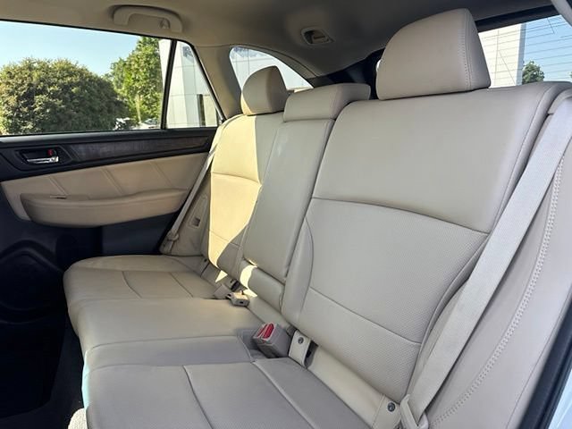 Used 2018 Subaru Outback 2.5i Limited AWD/4WD image 9