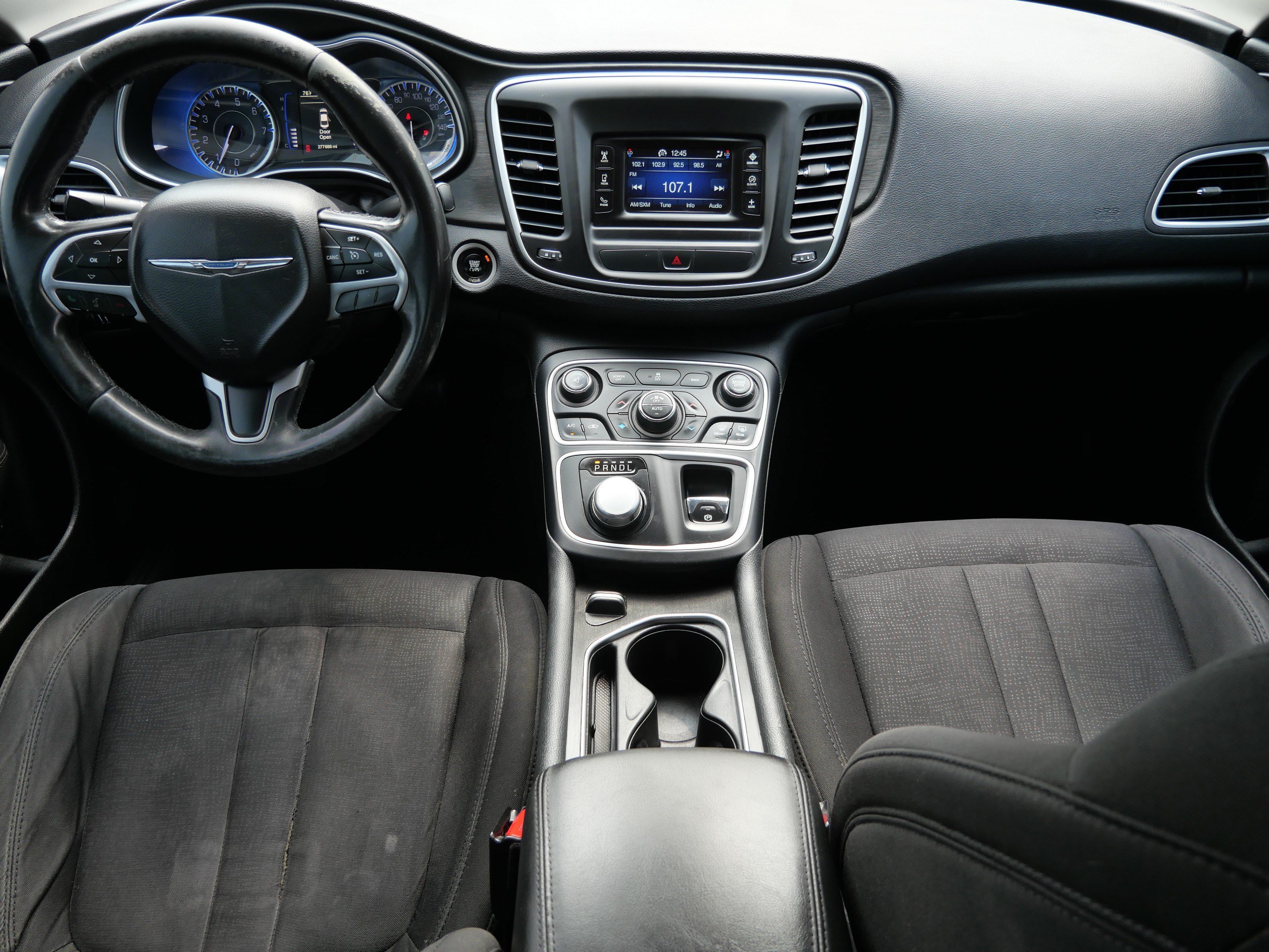 Used 2015 Chrysler 200 Limited w/ Convenience Group FWD image 10