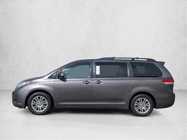 Used 2014 Toyota Sienna XLE image 9