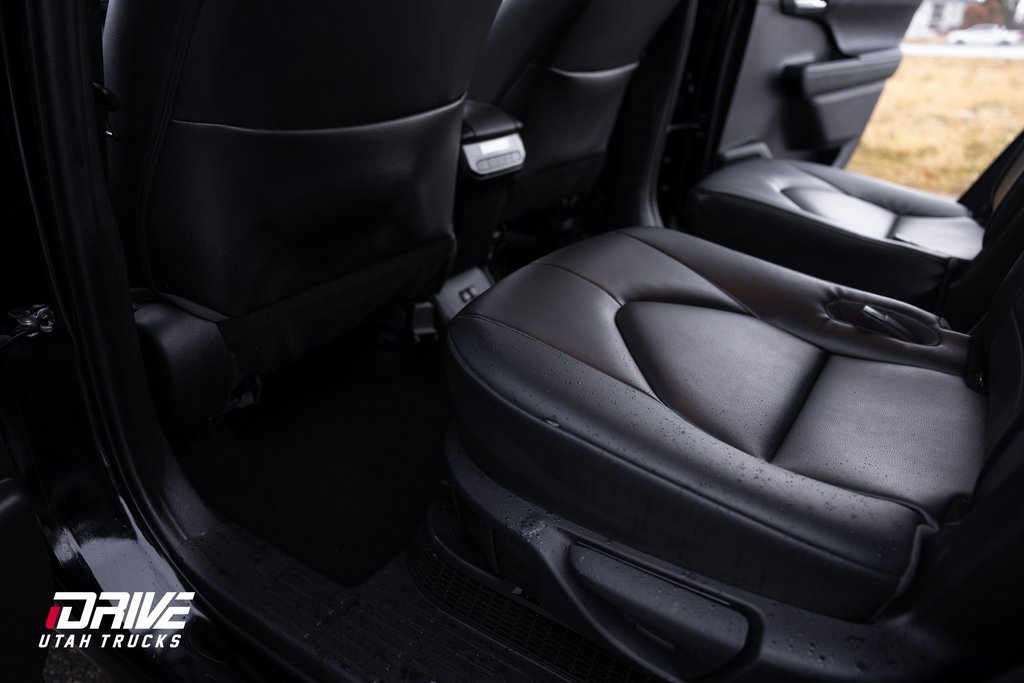 Used 2023 Toyota Highlander XLE image 24